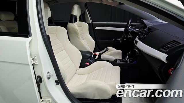 Mitsubishi Lancer Evolution 2012 — photo 12