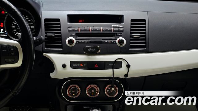 Mitsubishi Lancer Evolution 2012 — photo 14