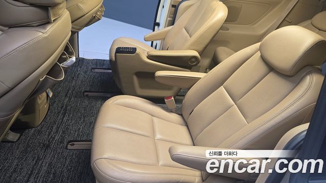 Kia Canival 2020 — photo 13