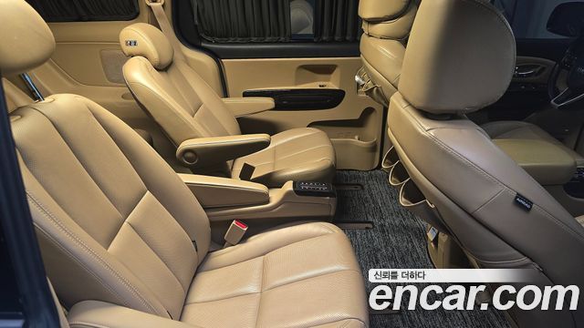 Kia Canival 2020 — photo 16