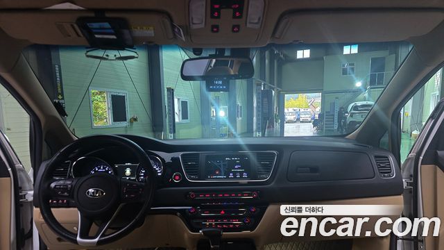 Kia Canival 2020 — photo 19