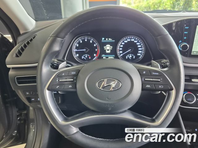 Hyundai Sonata 2023 — photo 11