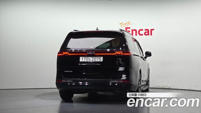 Kia Canival 2023 — photo 4