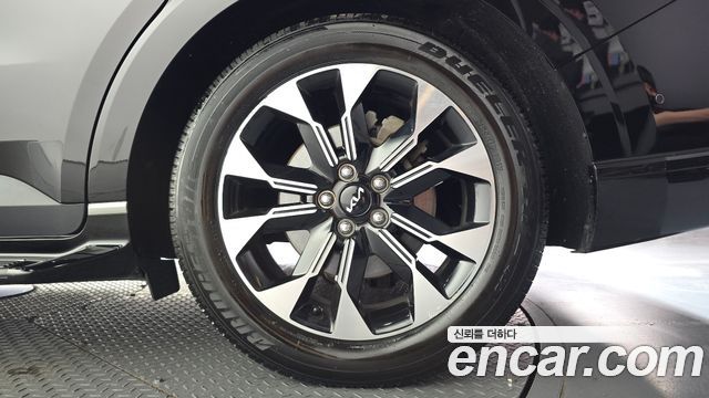 Kia Canival 2023 — photo 7