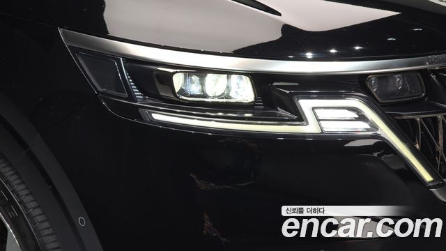 Kia Canival 2023 — photo 8