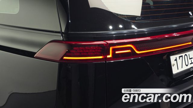 Kia Canival 2023 — photo 9