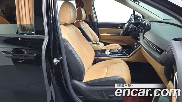Kia Canival 2023 — photo 16