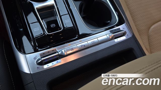 Kia Canival 2023 — photo 36
