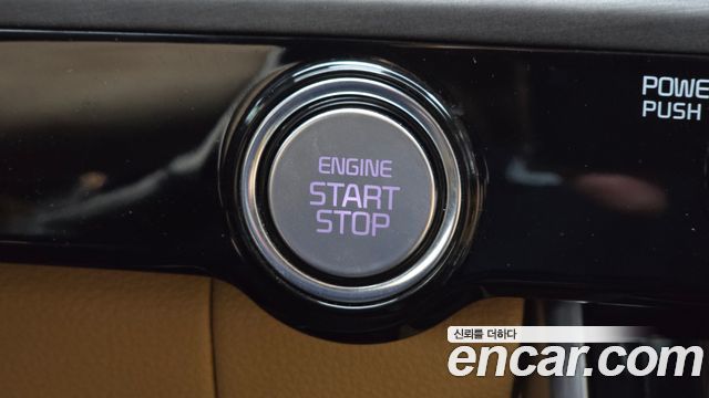 Kia Canival 2023 — photo 39