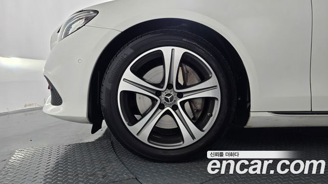 Mercedes-Benz E-Class 2019 — photo 5