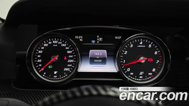 Mercedes-Benz E-Class 2019 — photo 11