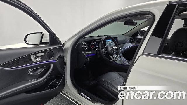 Mercedes-Benz E-Class 2019 — photo 13