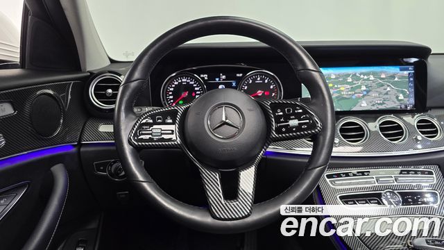 Mercedes-Benz E-Class 2019 — photo 19