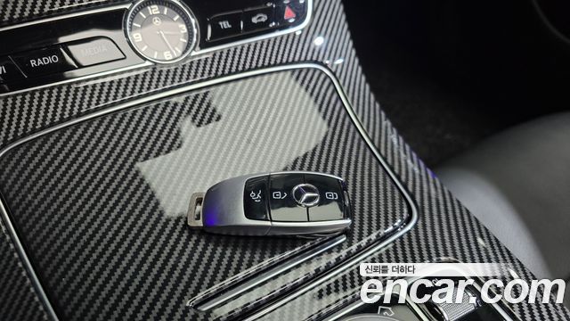 Mercedes-Benz E-Class 2019 — photo 22