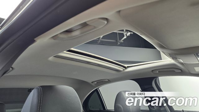 Mercedes-Benz E-Class 2019 — photo 24