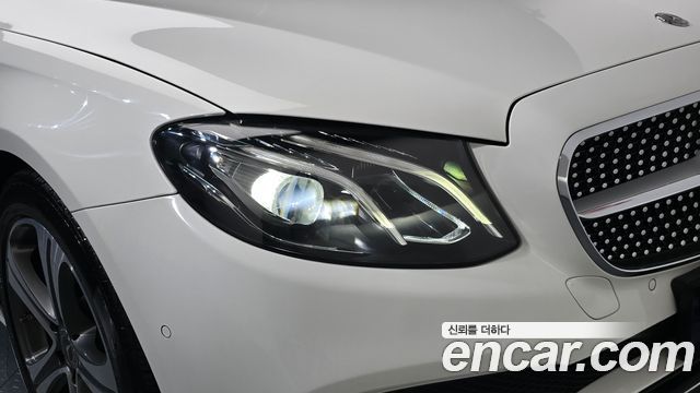 Mercedes-Benz E-Class 2019 — photo 8