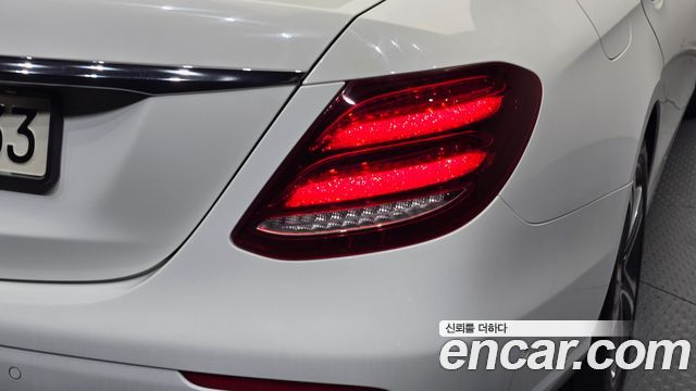 Mercedes-Benz E-Class 2019 — photo 9