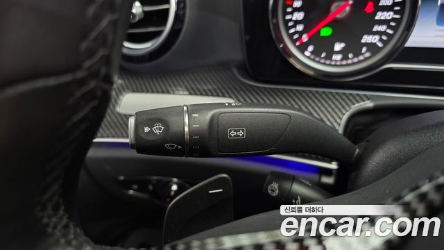 Mercedes-Benz E-Class 2019 — photo 28
