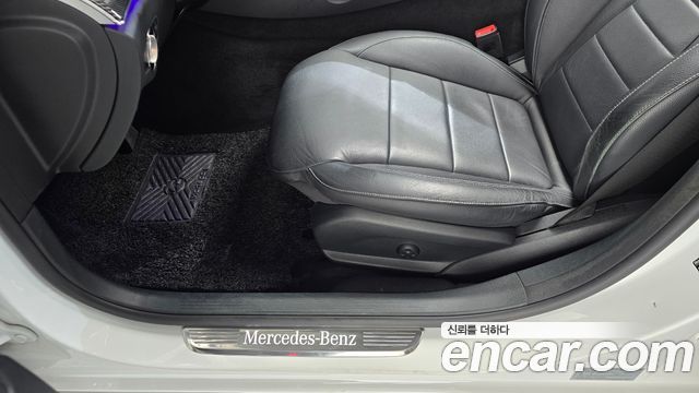 Mercedes-Benz E-Class 2019 — photo 31