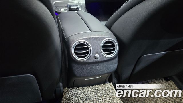 Mercedes-Benz E-Class 2019 — photo 34