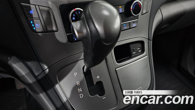Hyundai Starex 2016 — photo 9