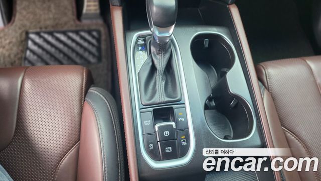 Hyundai Santafe 2019 — photo 18