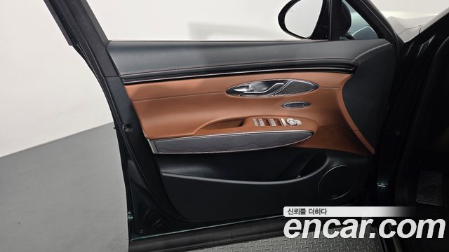 Genesis GV70 2021 — photo 14