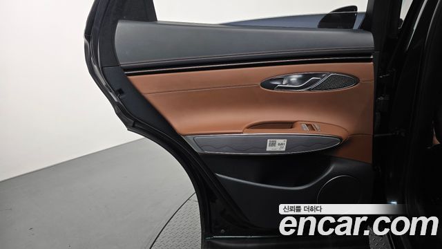 Genesis GV70 2021 — photo 15