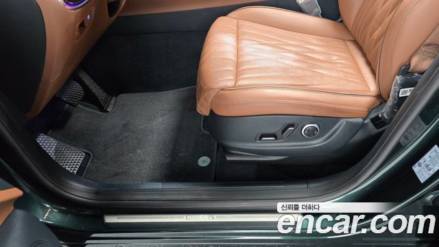 Genesis GV70 2021 — photo 29