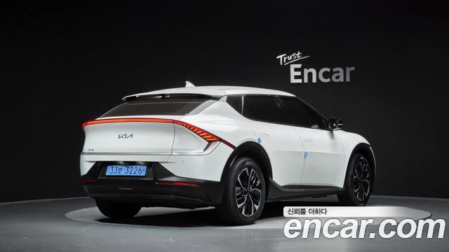Kia EV6 2022 — photo 2