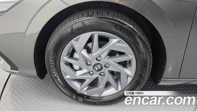 Hyundai AVANTE 2024 — photo 5