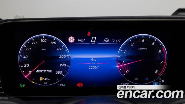 Mercedes-Benz GLE-Class 2024 — photo 8