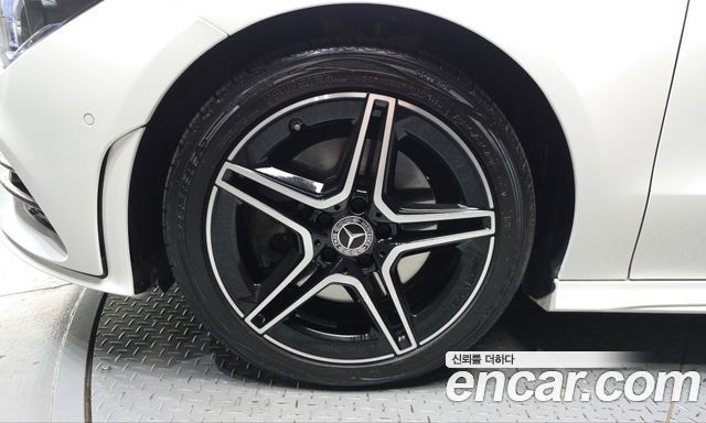 Mercedes-Benz CLA-Class 2022 — photo 5