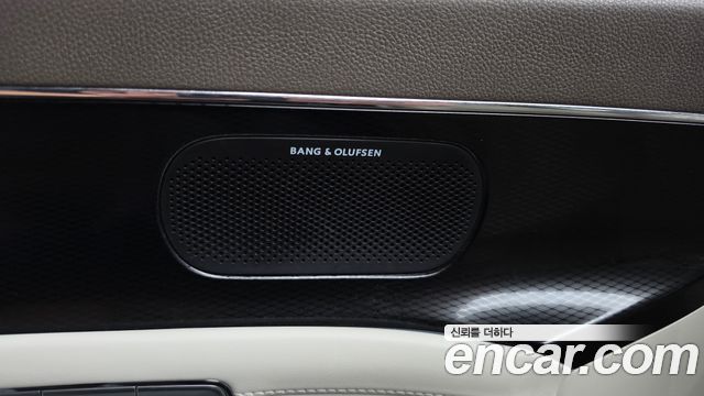 Genesis G90 2022 — photo 30