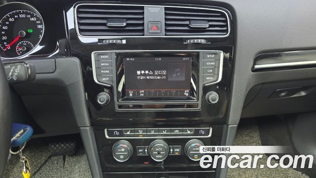 Volkswagen Golf 2015 — photo 12