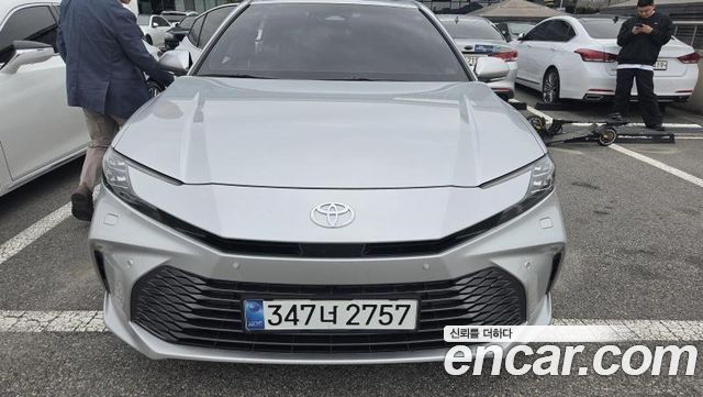 Toyota Camry 2025 — photo 1