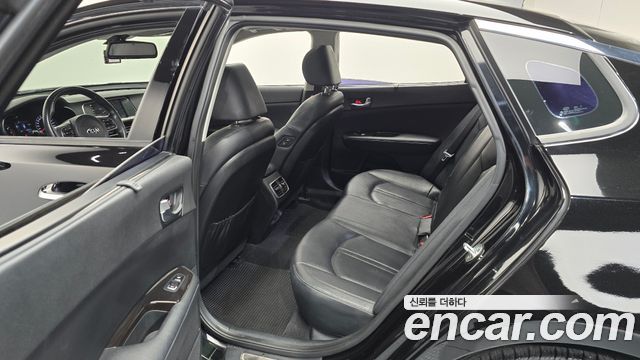 Kia K5 2016 — photo 11