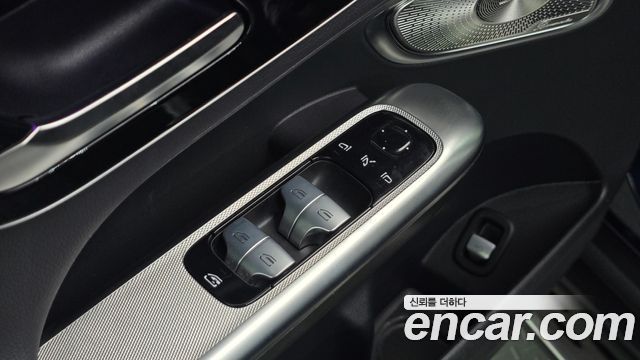 Mercedes-Benz GLC-Class 2024 — photo 28