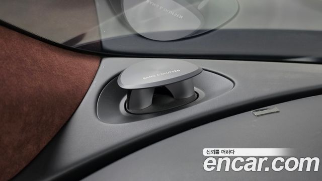 Genesis G90 2022 — photo 31