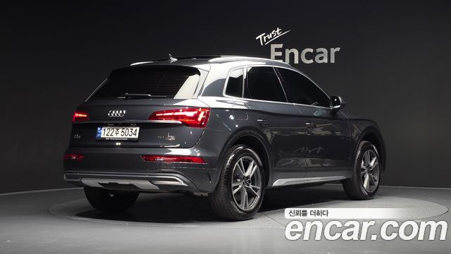 Audi Q5 2022 — photo 2