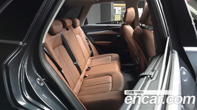 Audi Q5 2022 — photo 18