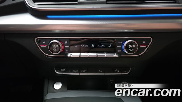Audi Q5 2022 — photo 23