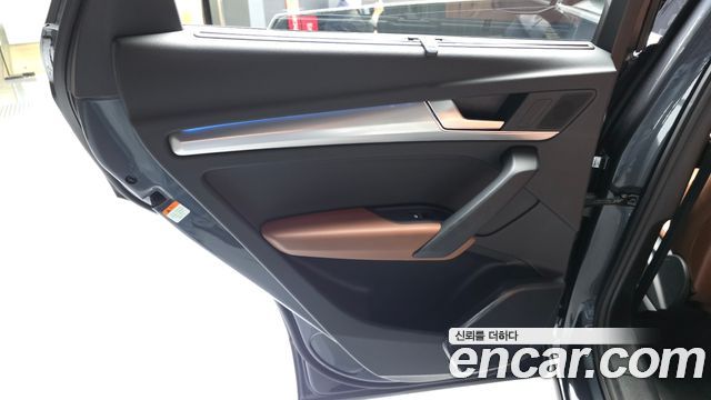 Audi Q5 2022 — photo 15