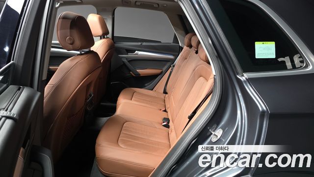 Audi Q5 2022 — photo 16