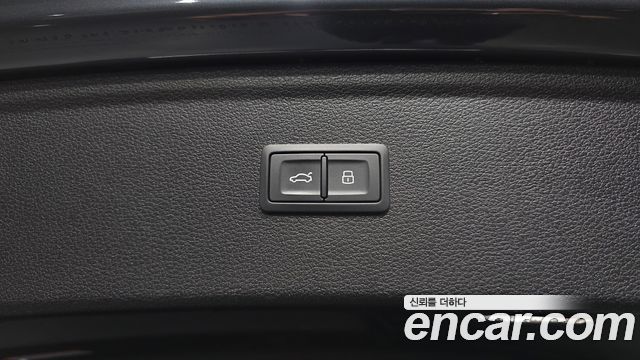 Audi Q5 2022 — photo 28