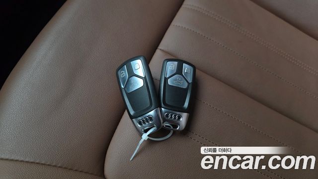 Audi Q5 2022 — photo 29