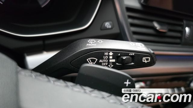 Audi Q5 2022 — photo 30