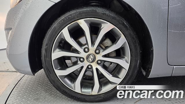 Hyundai AVANTE 2012 — photo 5
