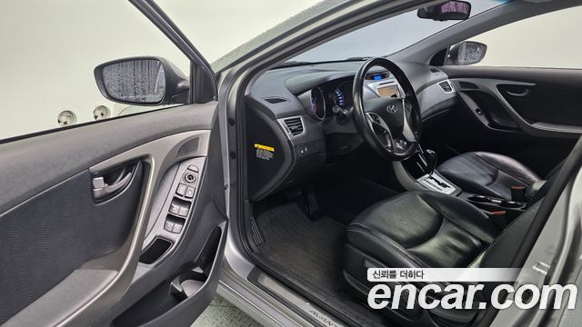 Hyundai AVANTE 2012 — photo 11