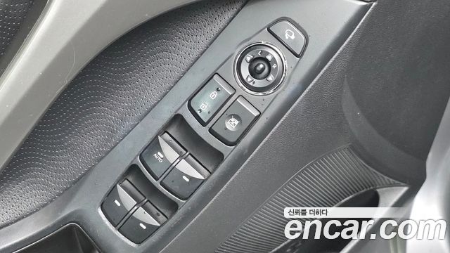 Hyundai AVANTE 2012 — photo 12